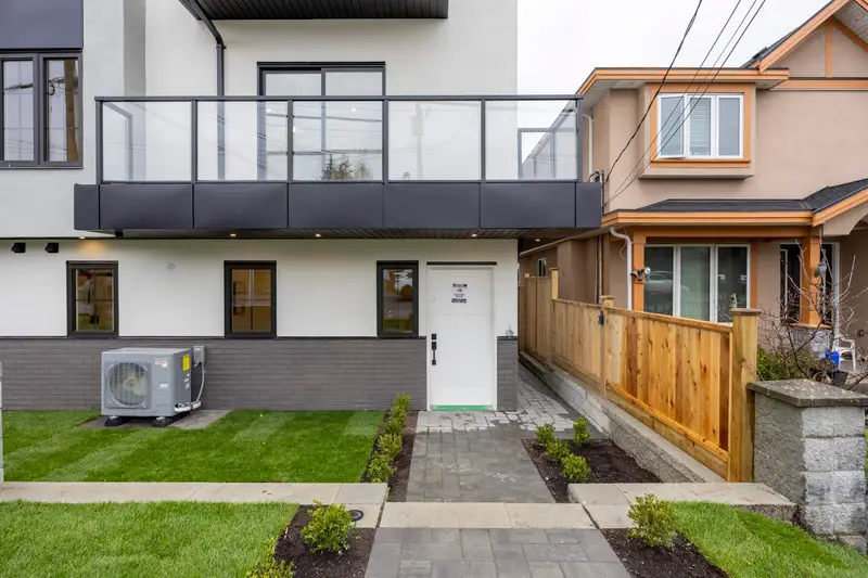 4 7353 12TH AVE - photo 4 of 25