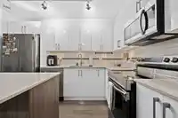 215 8733 160 STREET - thumbnail 3