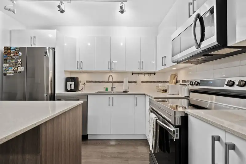 215 8733 160 STREET - photo 3 of 37