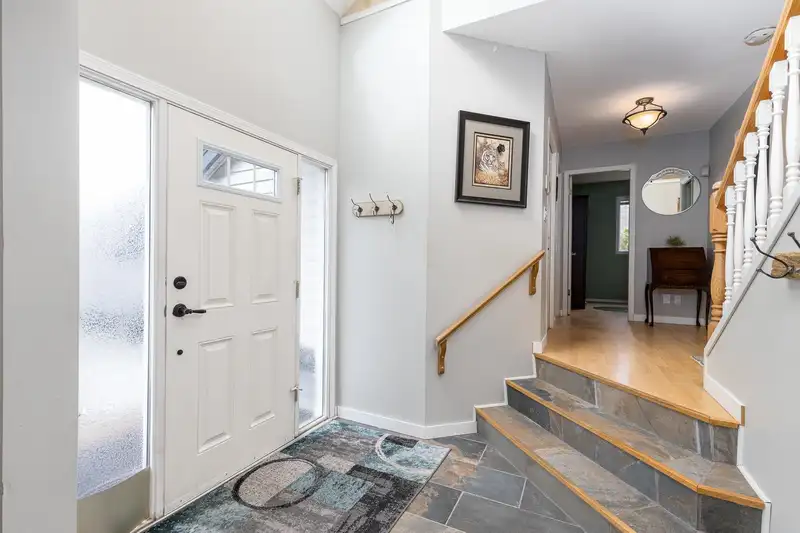 18019 64A AVENUE - photo 2 of 25