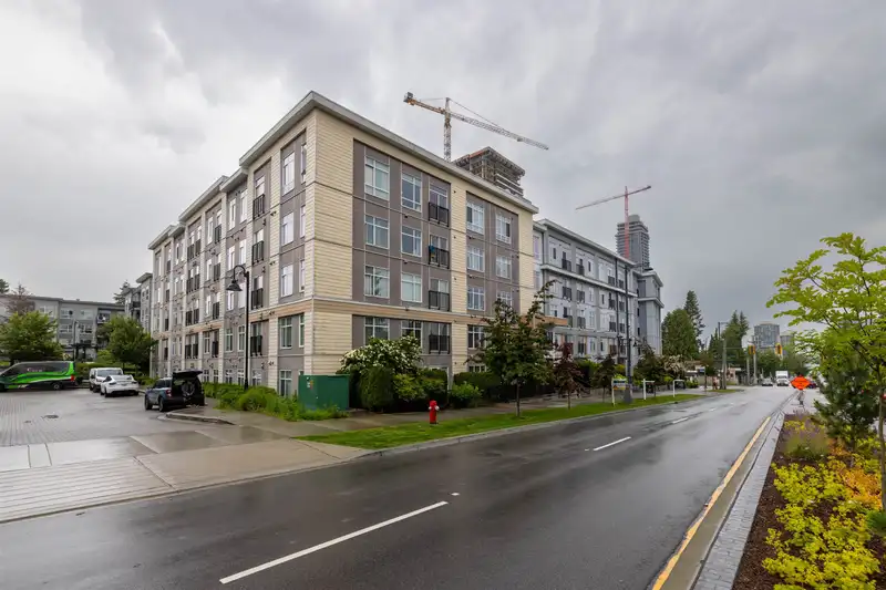 201 13728 108 AVENUE - photo 1 of 19