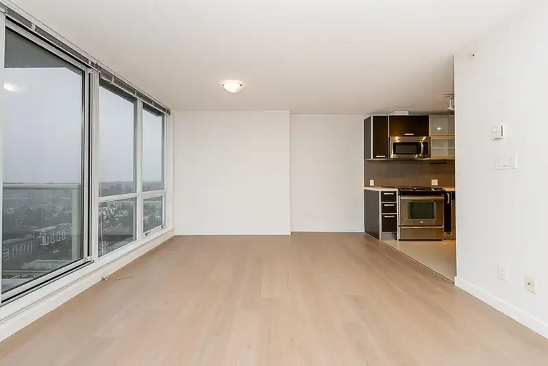 3306 13688 100 AVENUE - photo 4 of 25