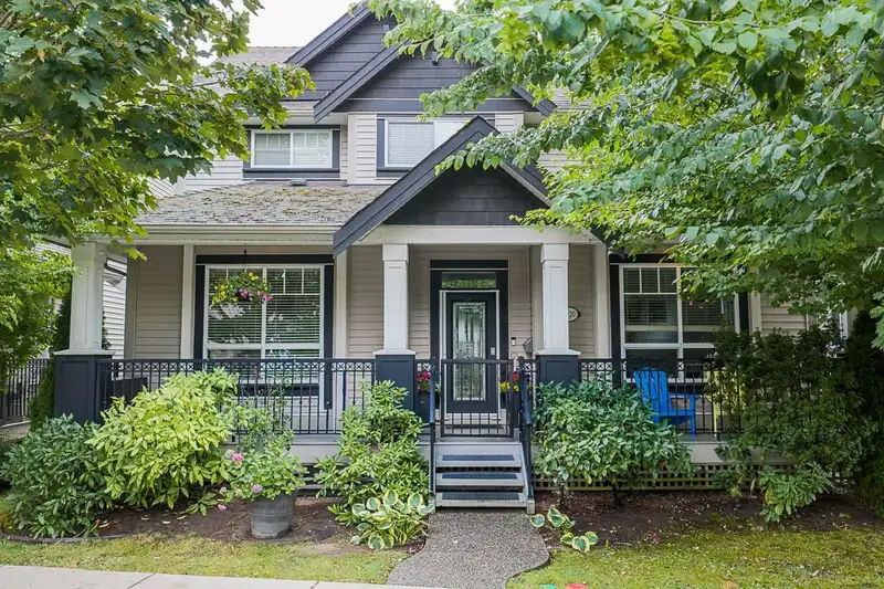 7020 195A STREET - photo 1 of 40