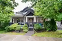 7020 195A STREET - thumbnail 2