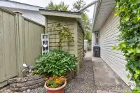8662 161 STREET - thumbnail 1