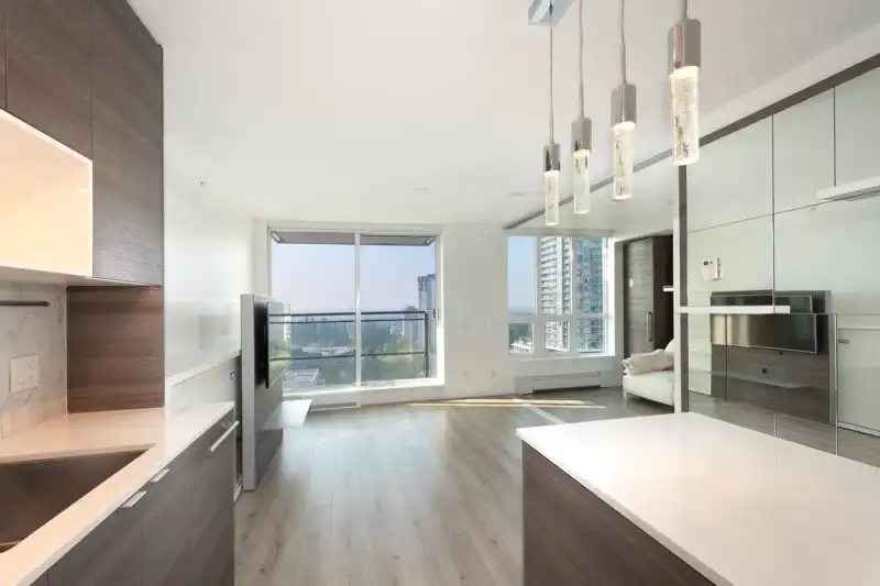2912 13398 104 AVENUE - photo 1 of 40