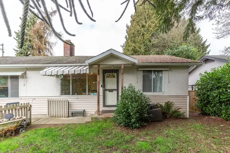 13221 112B AVENUE - photo 1 of 25