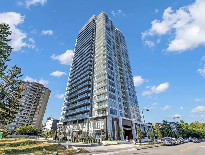 2504 13428 105 AVENUE - photo 1 of 22