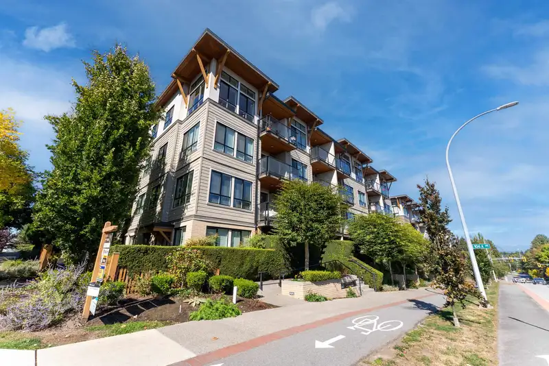401 10455 154 STREET - photo 1 of 33