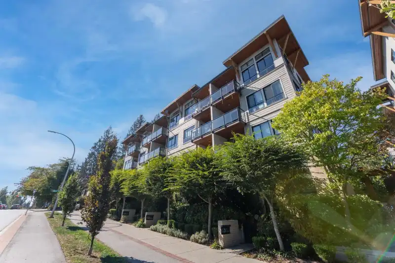 401 10455 154 STREET - photo 2 of 33