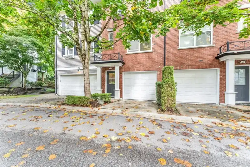 43 15075 60 AVENUE - photo 1 of 25
