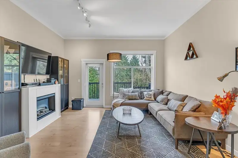 43 15075 60 AVENUE - photo 2 of 25