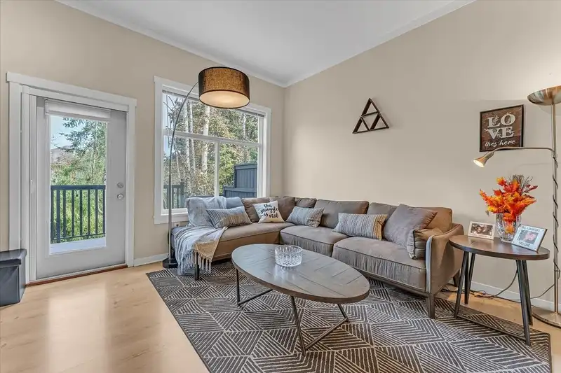 43 15075 60 AVENUE - photo 3 of 25