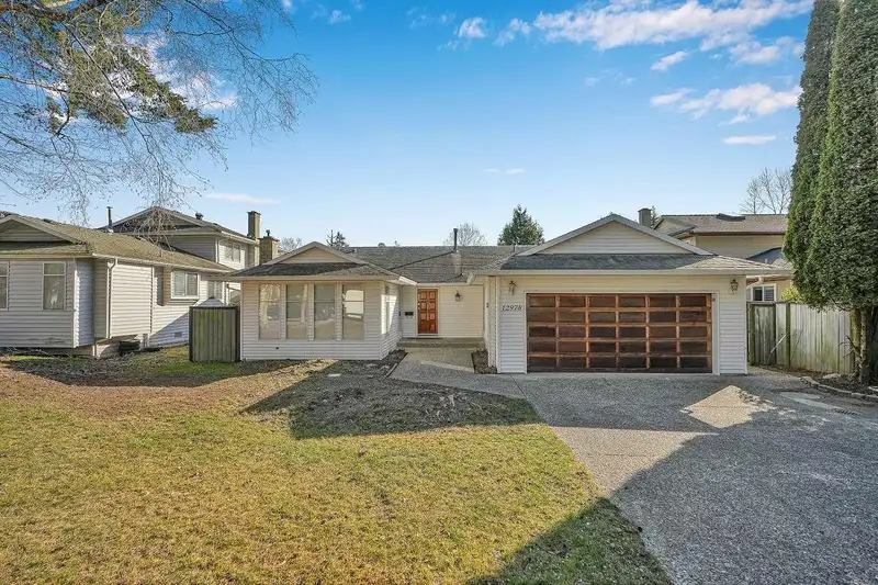 12978 61 AVENUE - photo 1 of 40