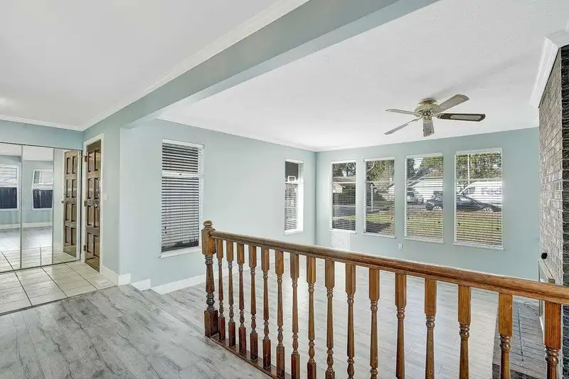 12978 61 AVENUE - photo 4 of 40