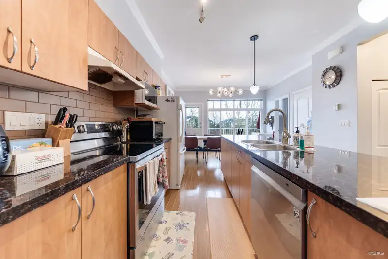 61 19480 66 AVENUE - photo 2 of 33