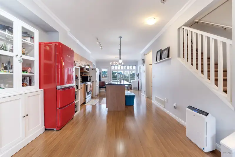 61 19480 66 AVENUE - photo 3 of 33