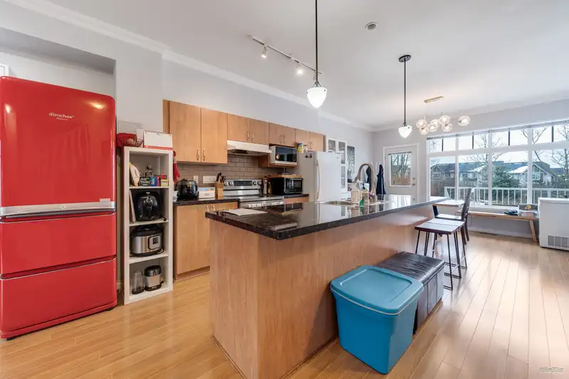 61 19480 66 AVENUE - photo 4 of 33