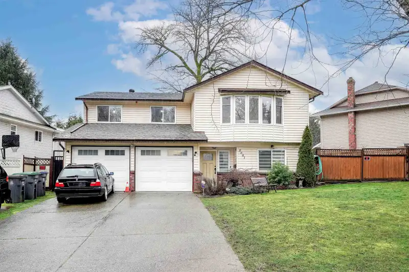 8681 146A STREET - photo 2 of 38