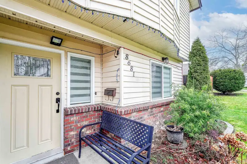 8681 146A STREET - photo 3 of 38