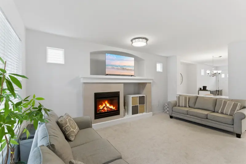 18468 66A AVENUE - photo 3 of 25