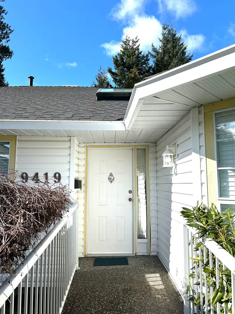9419 159 STREET - photo 4 of 33