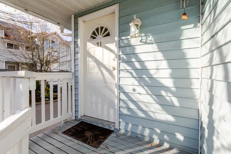 31 15550 89 AVENUE - photo 4 of 25