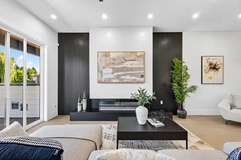102 15871 111A AVENUE - photo 3 of 40
