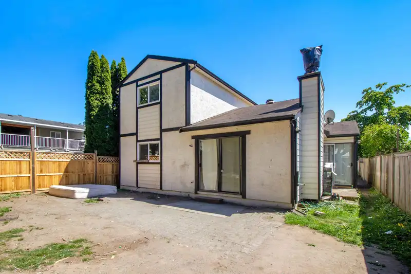12447 77A AVENUE - photo 1 of 26