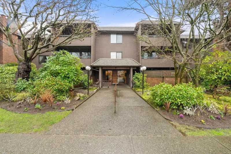 209 1720 W 12TH AVENUE - photo 1 of 25