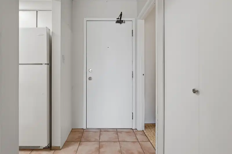 209 9635 121 STREET - photo 3 of 21