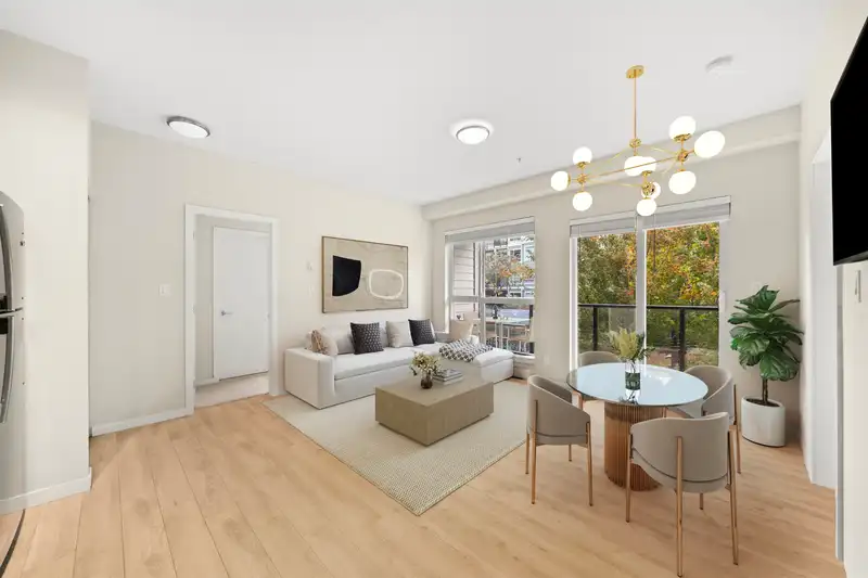 324 13768 108 AVENUE - photo 2 of 20