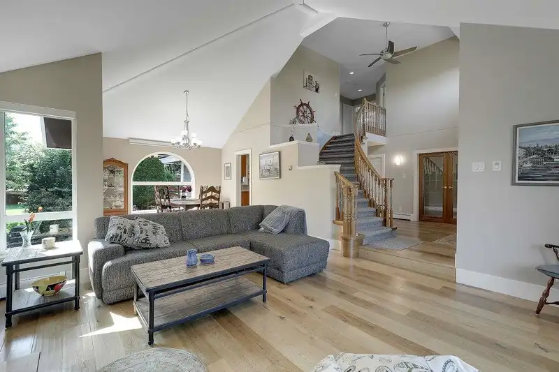 7745 164TH STREET - photo 3 of 40
