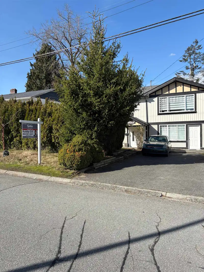 13443 91 AVENUE - photo 2 of 7