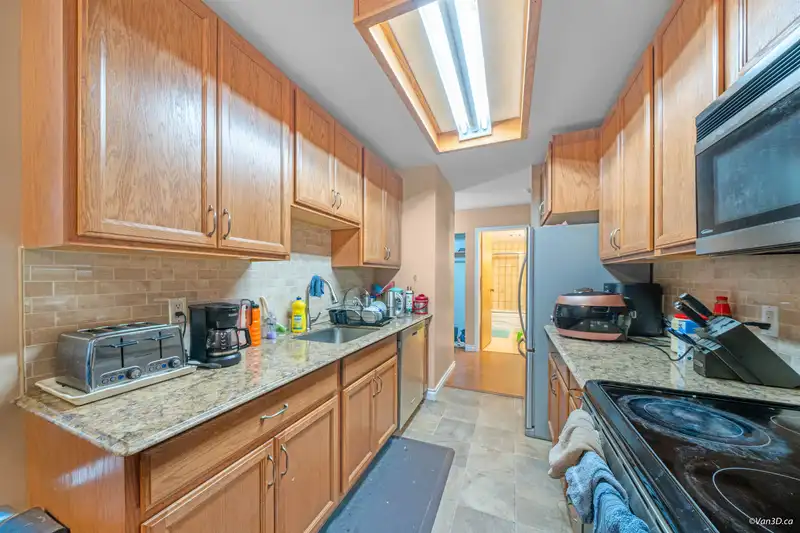 117 13507 96 AVENUE - photo 1 of 18