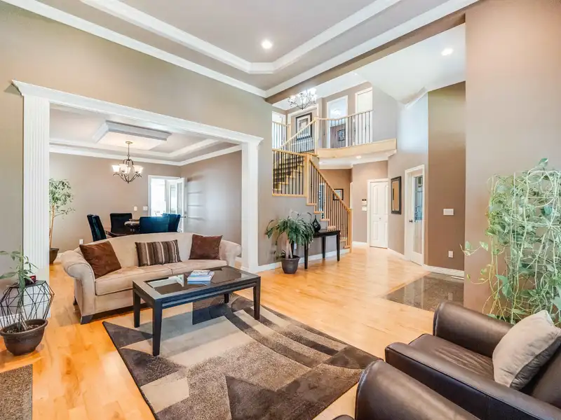 16096 110A AVENUE - photo 4 of 40