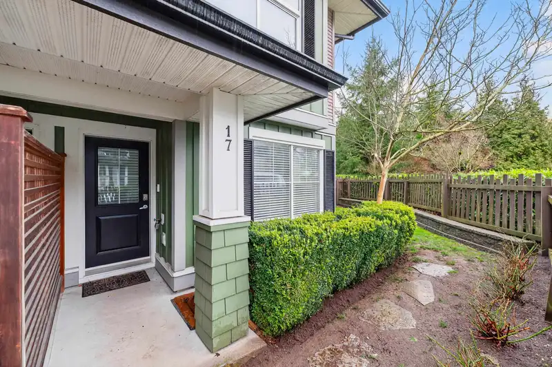 17 18211 70 AVENUE - photo 3 of 34
