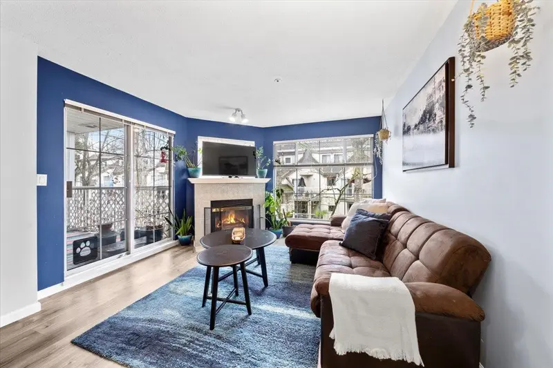 215 2678 DIXON STREET - photo 3 of 25