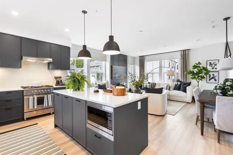 60 7918 204B STREET - photo 2 of 25