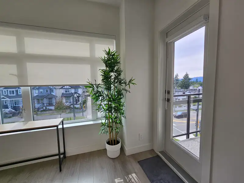 403 10616 132 STREET - photo 2 of 16