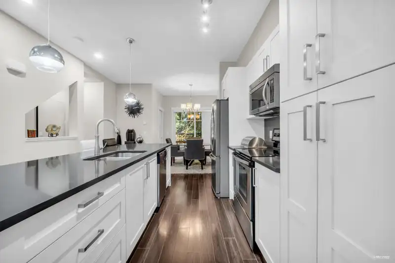 30 13864 HYLAND ROAD - photo 3 of 35