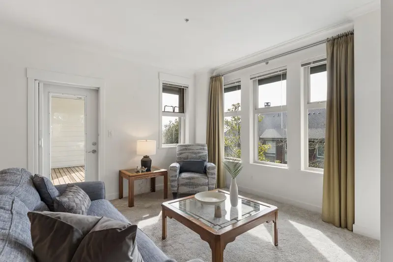 306 188 W 29TH STREET - photo 2 of 18