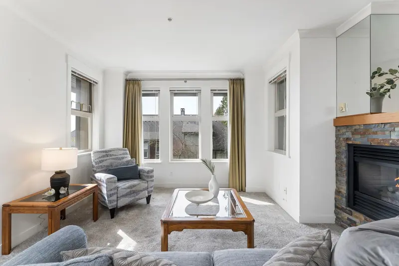 306 188 W 29TH STREET - photo 3 of 18