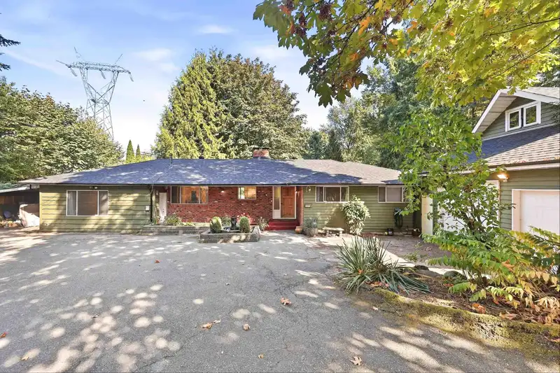 14373 115 AVENUE - photo 1 of 25