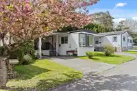 3 8220 KING GEORGE BOULEVARD - thumbnail 1