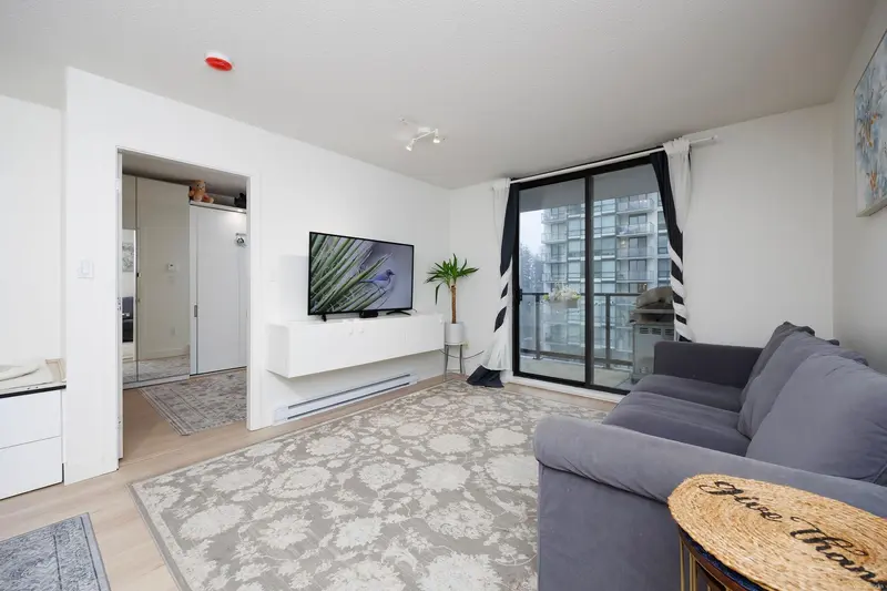 1103 2979 GLEN DRIVE - photo 2 of 23