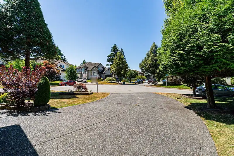 7458 145A STREET - photo 1 of 1