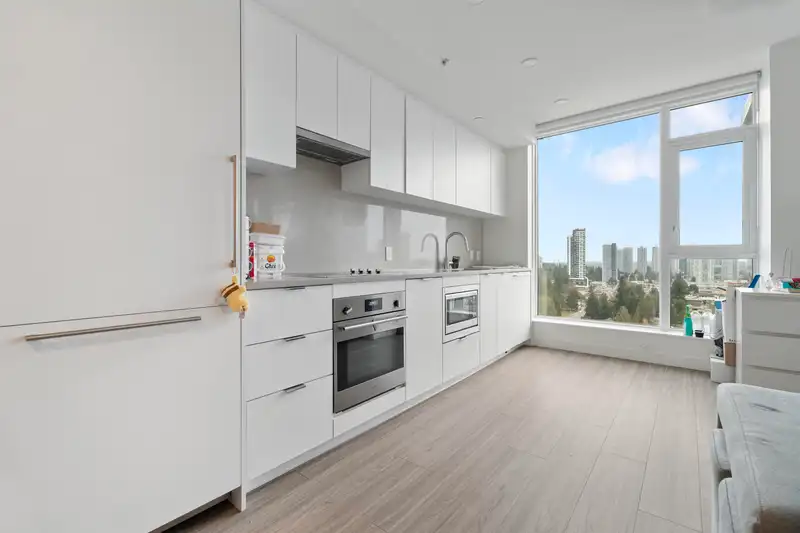 1605 13675 107A AVENUE - photo 3 of 15