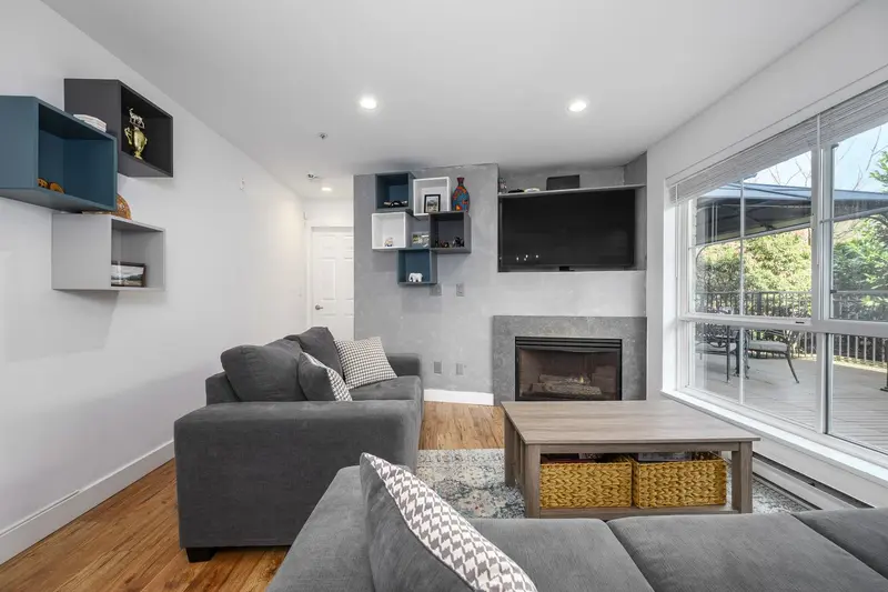 102 2388 WELCHER AVENUE - photo 4 of 25