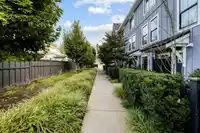 57 5945 176A STREET - thumbnail 34